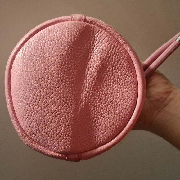 Marc Jacobs The Bucket Pink Mini Bag Is Missing The Shoulder Strap - Picture 11 of 11